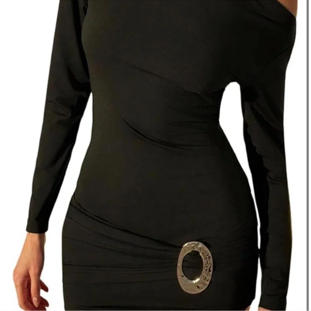 Black Dress - Picture 2 of 4